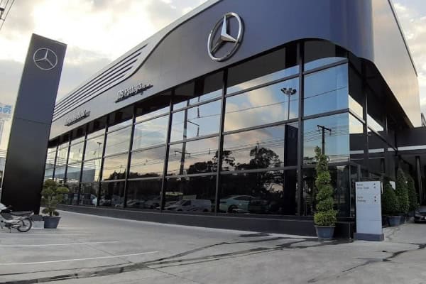 MERCEDES BENZ SHOW ROOM